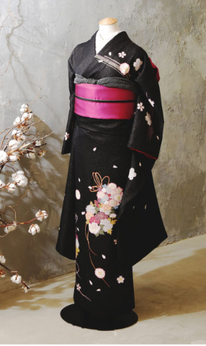 ふんわりとした花柄がアクセントのデザイン