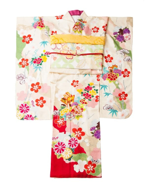 キュートないまっぽ風なデザインの着物に